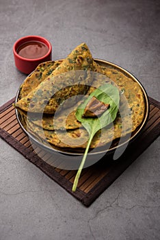 Palak paratha or Spinach flatbreadÂ is a Popular Indian breakfast menu